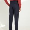 Pantalon en flanelle marine Scavini, coupe une pince, vue de dos.