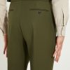 Détail des poches arrière du pantalon Gurkha en cavalry twill vert Scavini.
