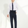 Look Scavini avec pantalon velours bleu marine, chemise et cravate.