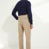 Pantalon en flanelle beige Scavini, vue de dos look complet.