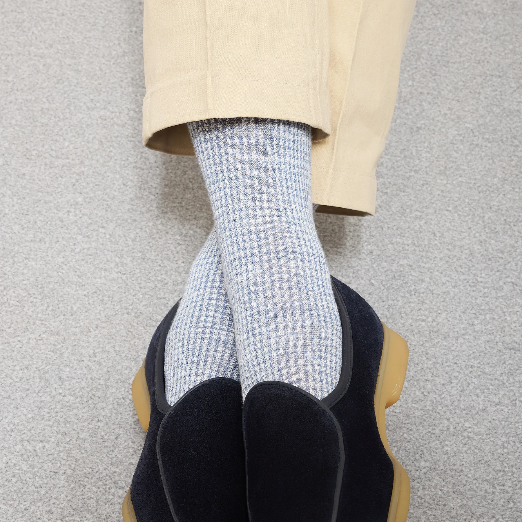 Mi-Bas par Mes Chaussettes Rouges
/ Pied-de poule lin bleu ciel & blanc cassé